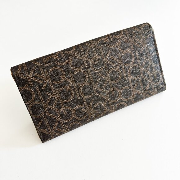 Calvin Klein - Monogram Wallet - Picture 2 of 4